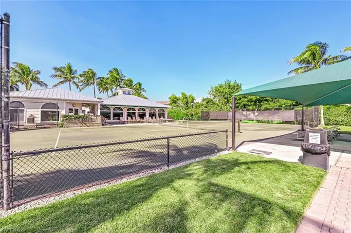 420  Cove Tower  DR, Naples, FL 34110