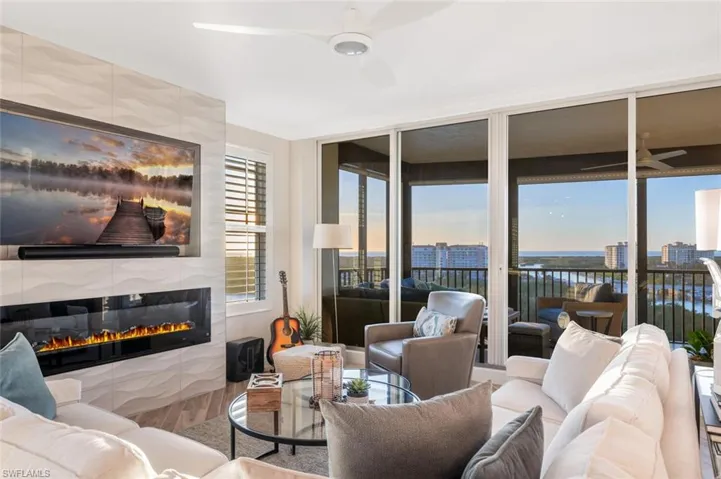 420  Cove Tower  DR, Naples, FL 34110