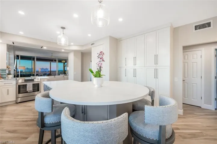 420  Cove Tower  DR, Naples, FL 34110