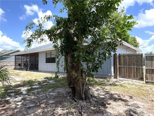 8392 Lemon Rd, Fort Myers Fl 33967