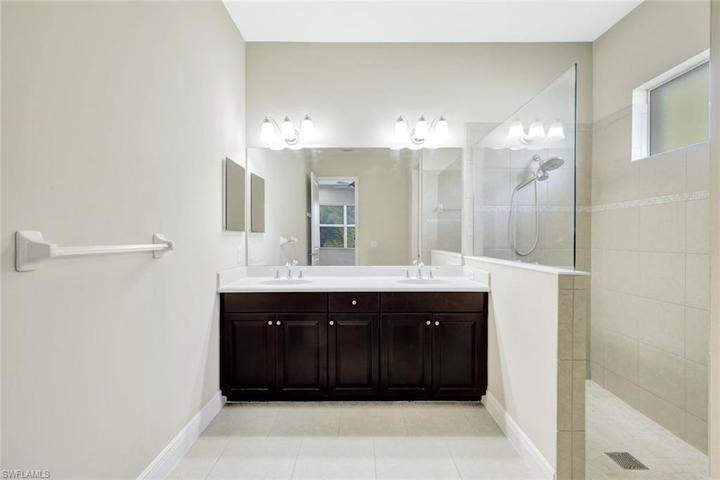 21307 Estero Vista CT, ESTERO FL 33928
