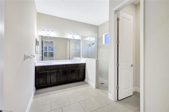 21307 Estero Vista CT, ESTERO FL 33928