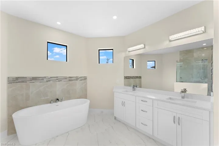 4100 8th St Sw, Lehigh Acres, Florida 33976