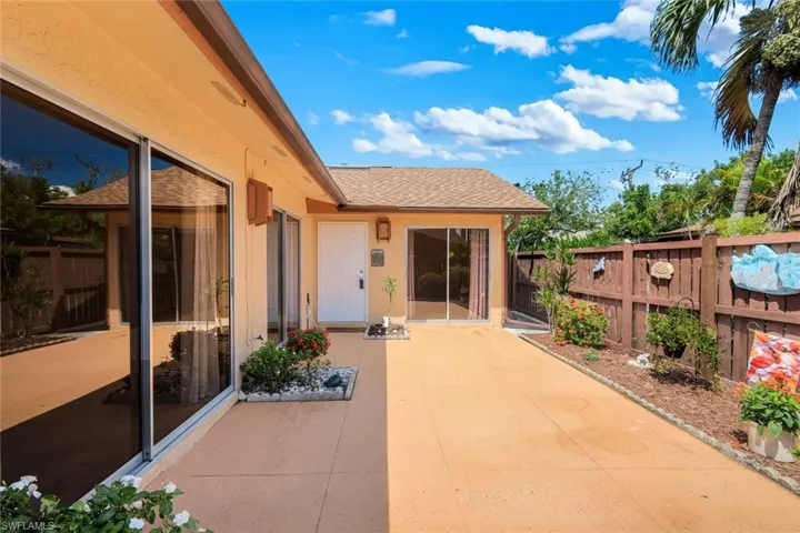 6346 Royal Woods Dr, Fort Myers, Florida 33908