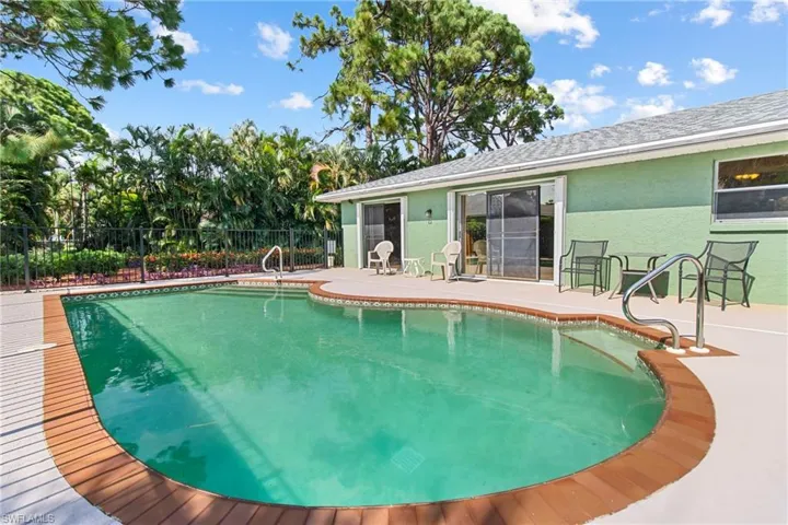 5862  Ginsberg  CT, North Fort Myers, FL 33903