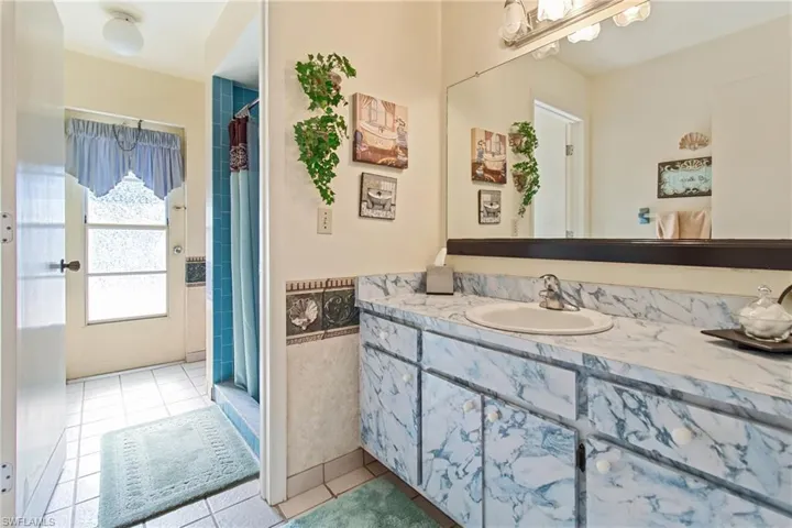 5862  Ginsberg  CT, North Fort Myers, FL 33903
