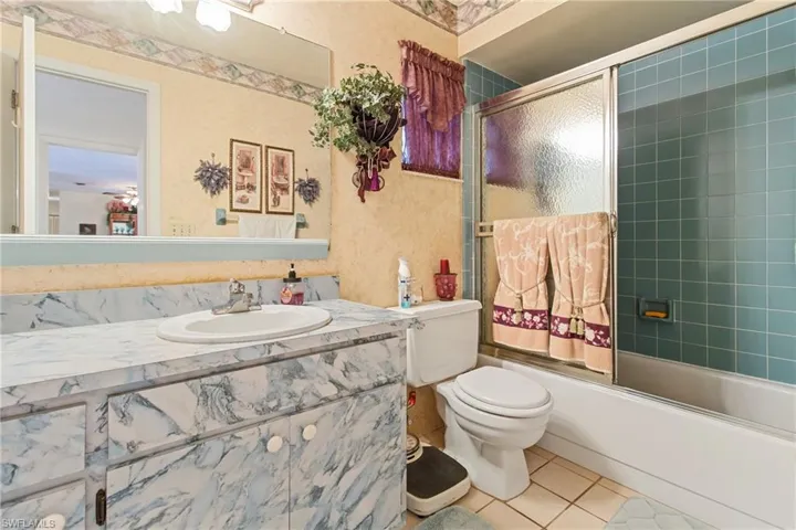 5862  Ginsberg  CT, North Fort Myers, FL 33903