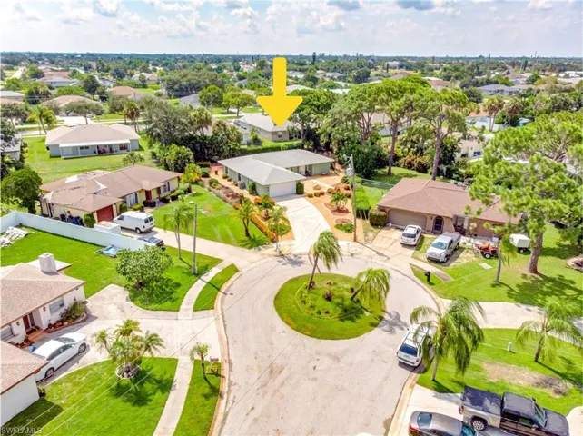 5862  Ginsberg  CT, North Fort Myers, FL 33903