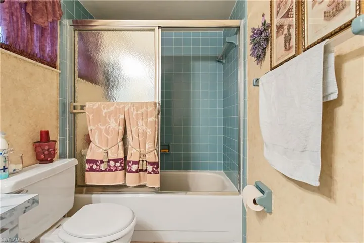 5862  Ginsberg  CT, North Fort Myers, FL 33903
