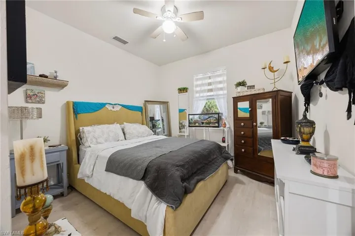 3283  2nd SE AVE, Naples, FL 34117