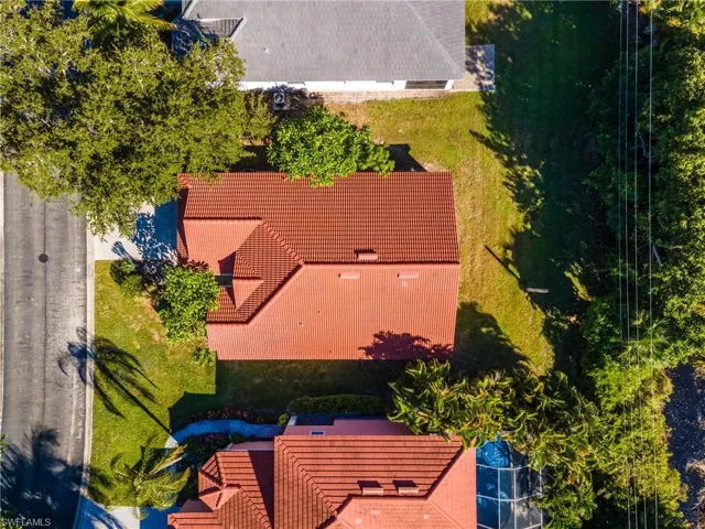 Aerial view of property and surrounding area