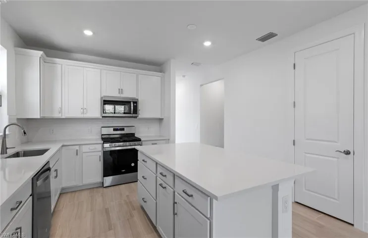 1887  Sierra  AVE, Naples, FL 34120