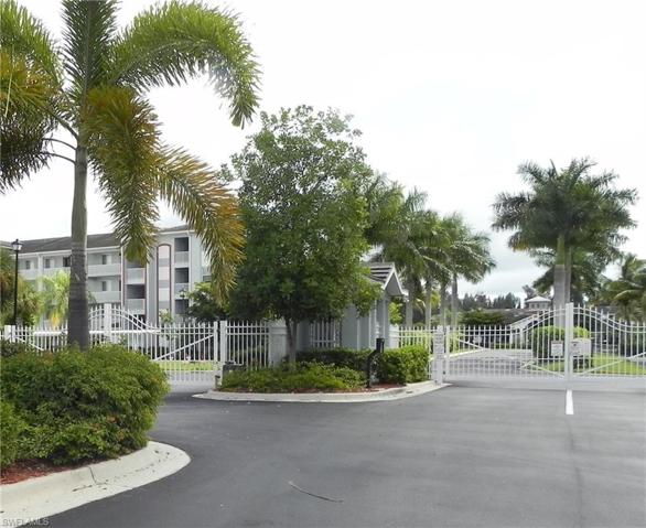 Gated entrance into Heritage Pointe