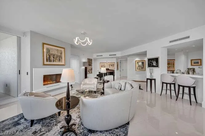13675 Vanderbilt Dr 810, Naples, Florida 34110