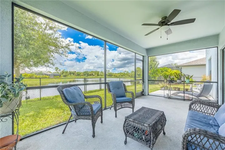 Sunroom with ceiling fan
