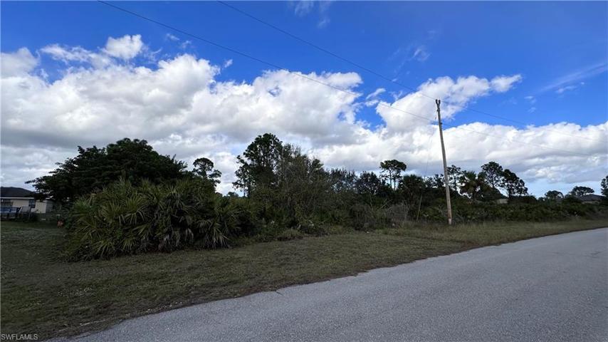1153 Barfield ST E, LEHIGH ACRES FL 33974