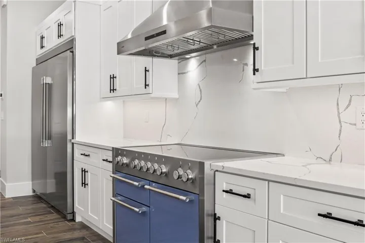 48 inch combination cooktop and double oven - if you are a chef or just like to cook, you will enjoy the many features of this modern stove!