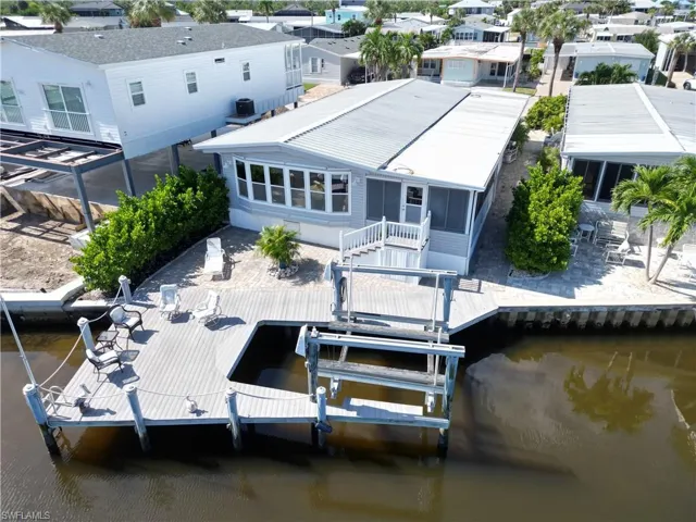 10,000-pound boat lift