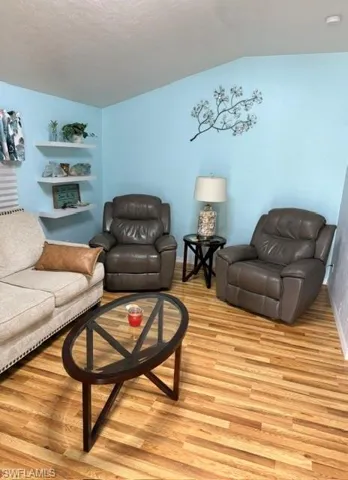 11751 Oakdale Dr, Fort Myers, Florida 33908