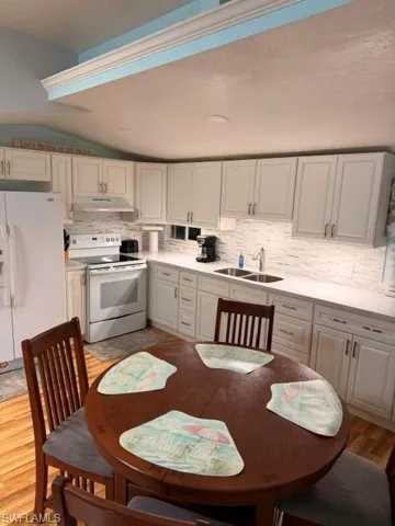 11751 Oakdale Dr, Fort Myers, Florida 33908