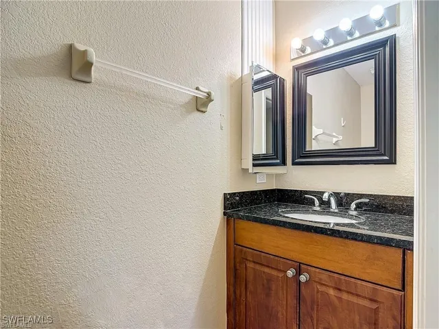 1726 Trafalgar Pkwy, Cape Coral, Florida 33991