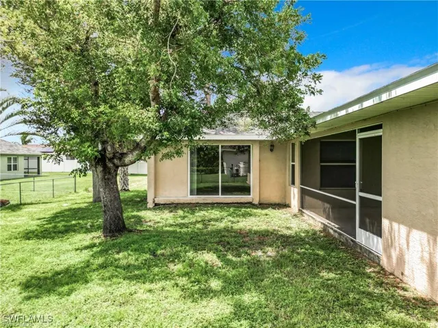 1726 Trafalgar Pkwy, Cape Coral, Florida 33991