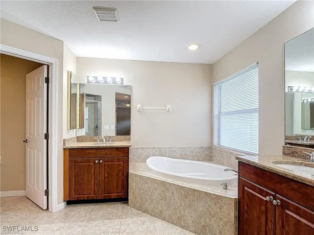1726 Trafalgar Pkwy, Cape Coral, Florida 33991