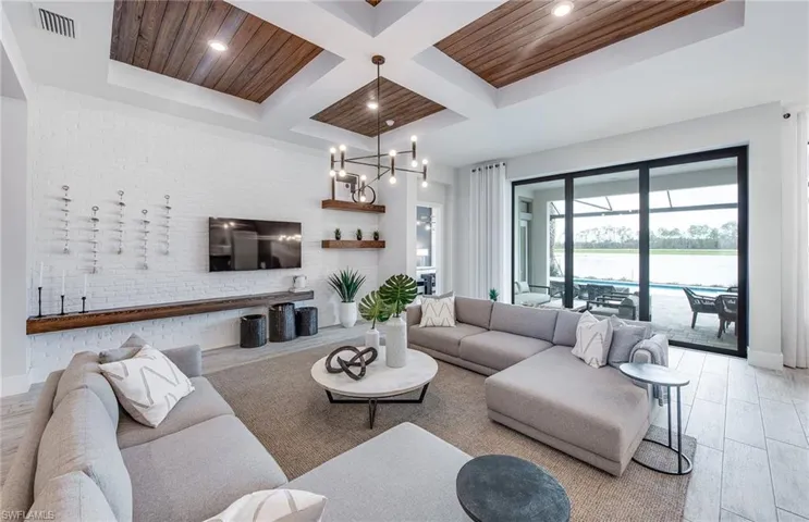 Interior photos are of a staged model home. Illustration purposes only. Options may vary.
