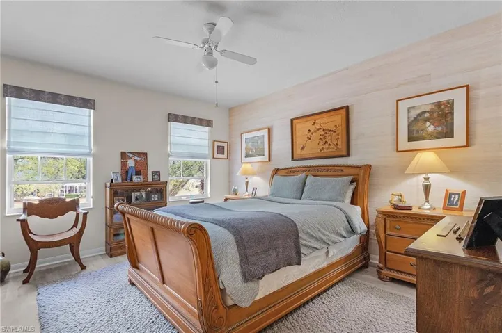 5677  Cove  CIR, Naples, FL 34119