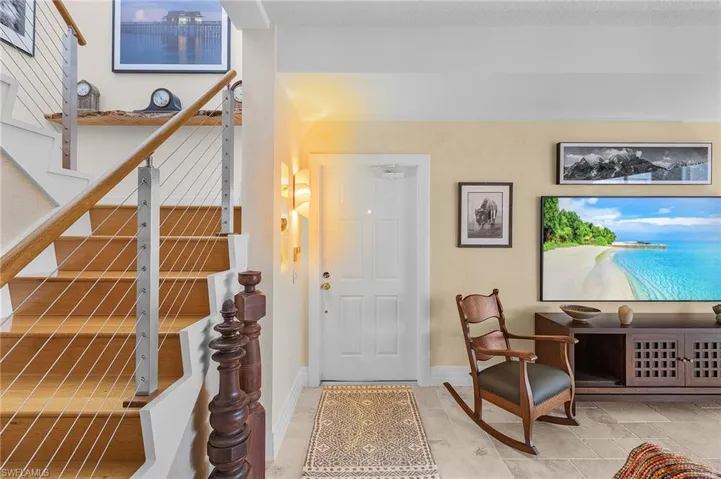 5677  Cove  CIR, Naples, FL 34119