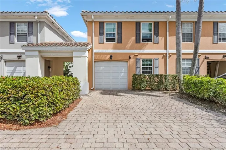 5677  Cove  CIR, Naples, FL 34119