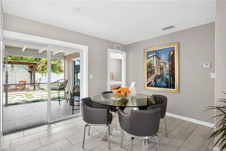 4830  Cortez  CIR, Naples, FL 34112
