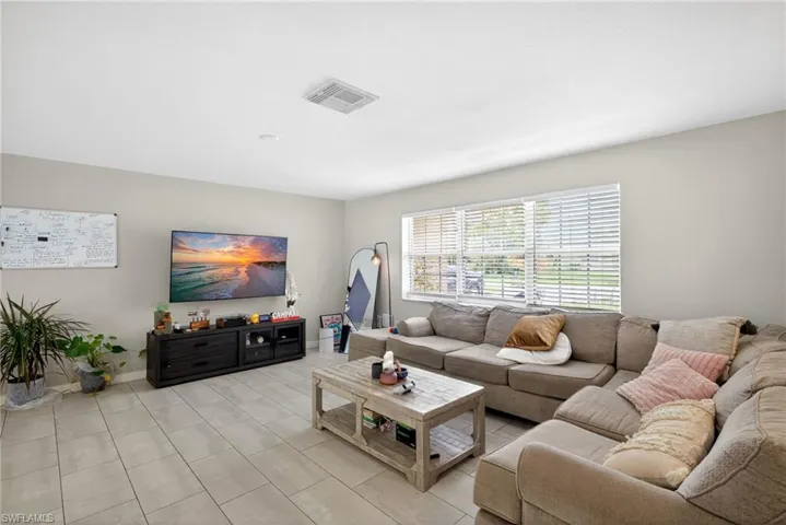 4830  Cortez  CIR, Naples, FL 34112