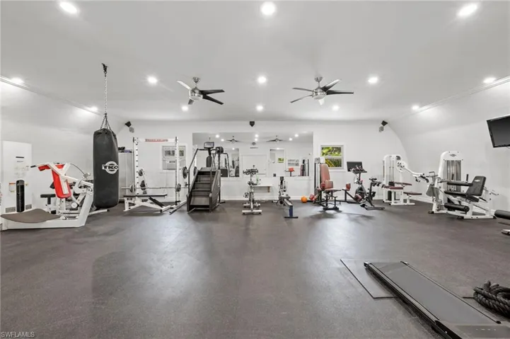 440 20th Ave Ne, Naples, Florida 34120