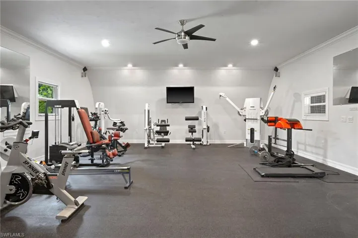 440 20th Ave Ne, Naples, Florida 34120