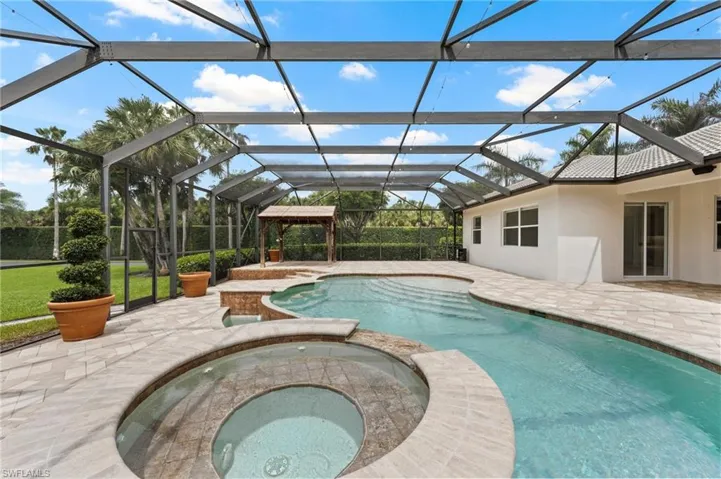 440 20th Ave Ne, Naples, Florida 34120