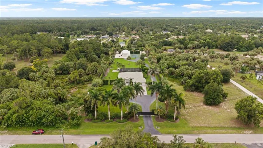 440 20th Ave Ne, Naples, Florida 34120
