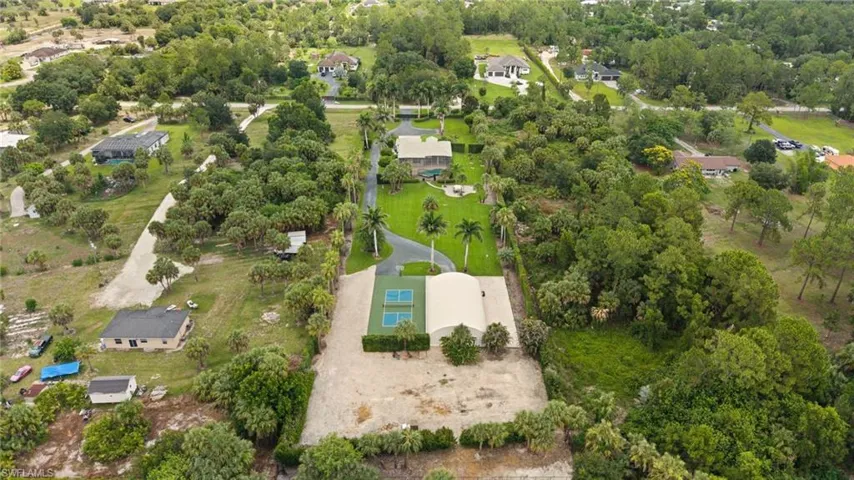 440 20th Ave Ne, Naples, Florida 34120