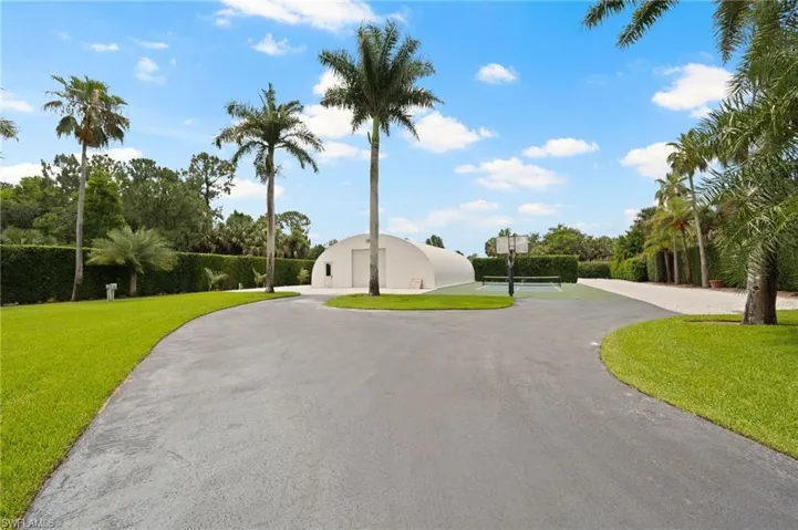440 20th Ave Ne, Naples, Florida 34120