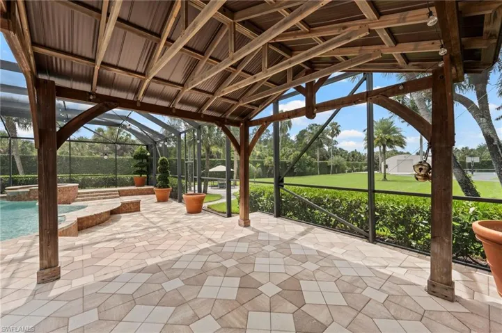 440 20th Ave Ne, Naples, Florida 34120