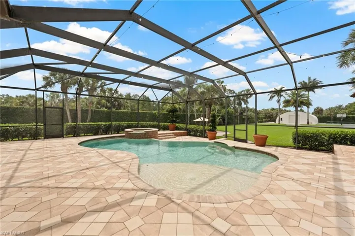 440 20th Ave Ne, Naples, Florida 34120