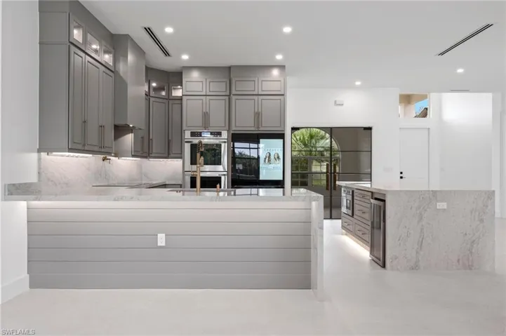440 20th Ave Ne, Naples, Florida 34120