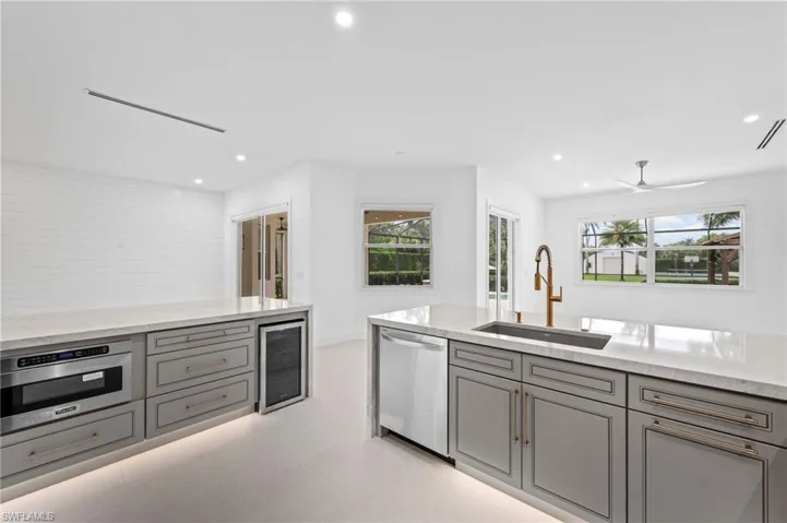 440 20th Ave Ne, Naples, Florida 34120