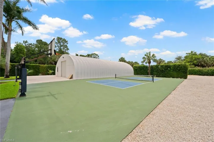 440 20th Ave Ne, Naples, Florida 34120