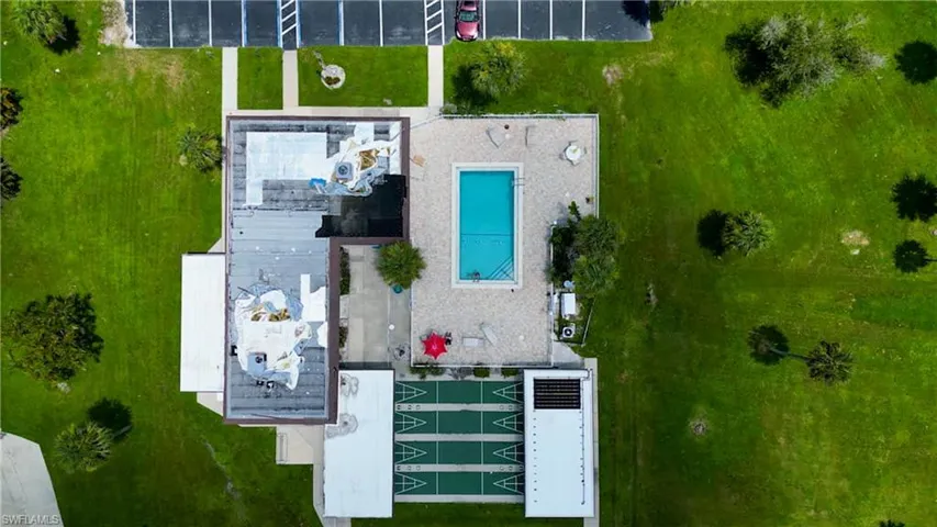 Birds eye view of property