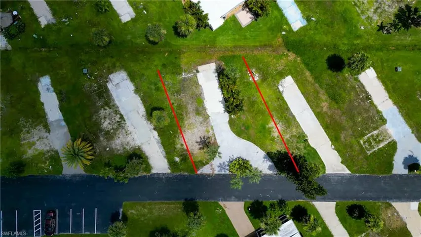 Birds eye view of property