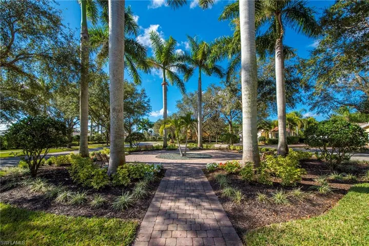 Almaco median park