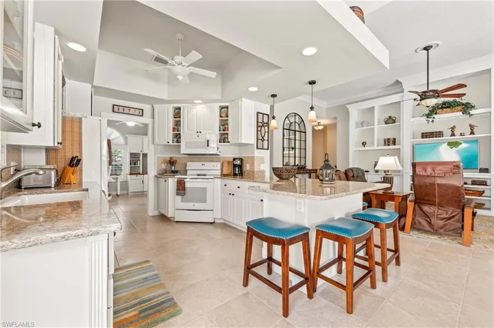 15437 Puffin Drive Bonita Springs FL 34135 - Open kitchen layout with casual eating area