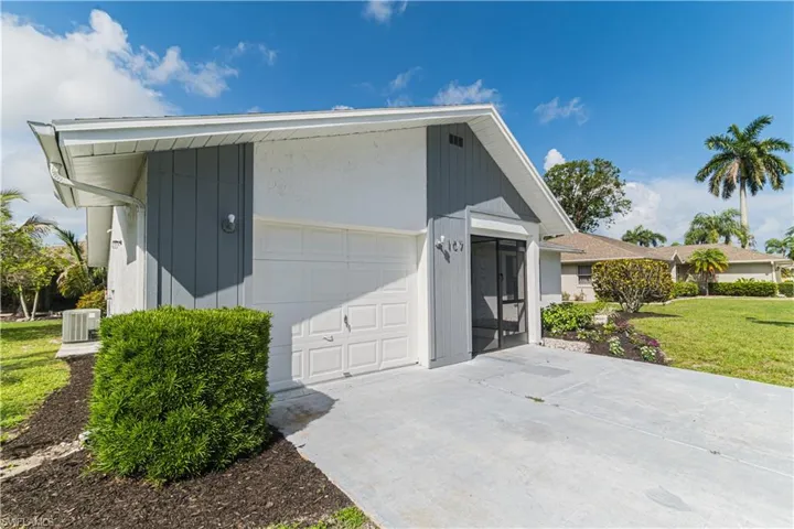 107 Blue Ridge Dr 21, Naples, Florida 34112