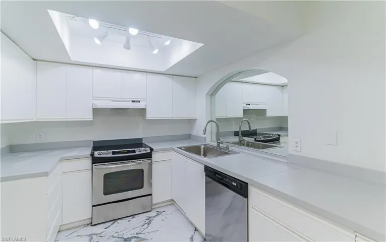 107 Blue Ridge Dr 21, Naples, Florida 34112